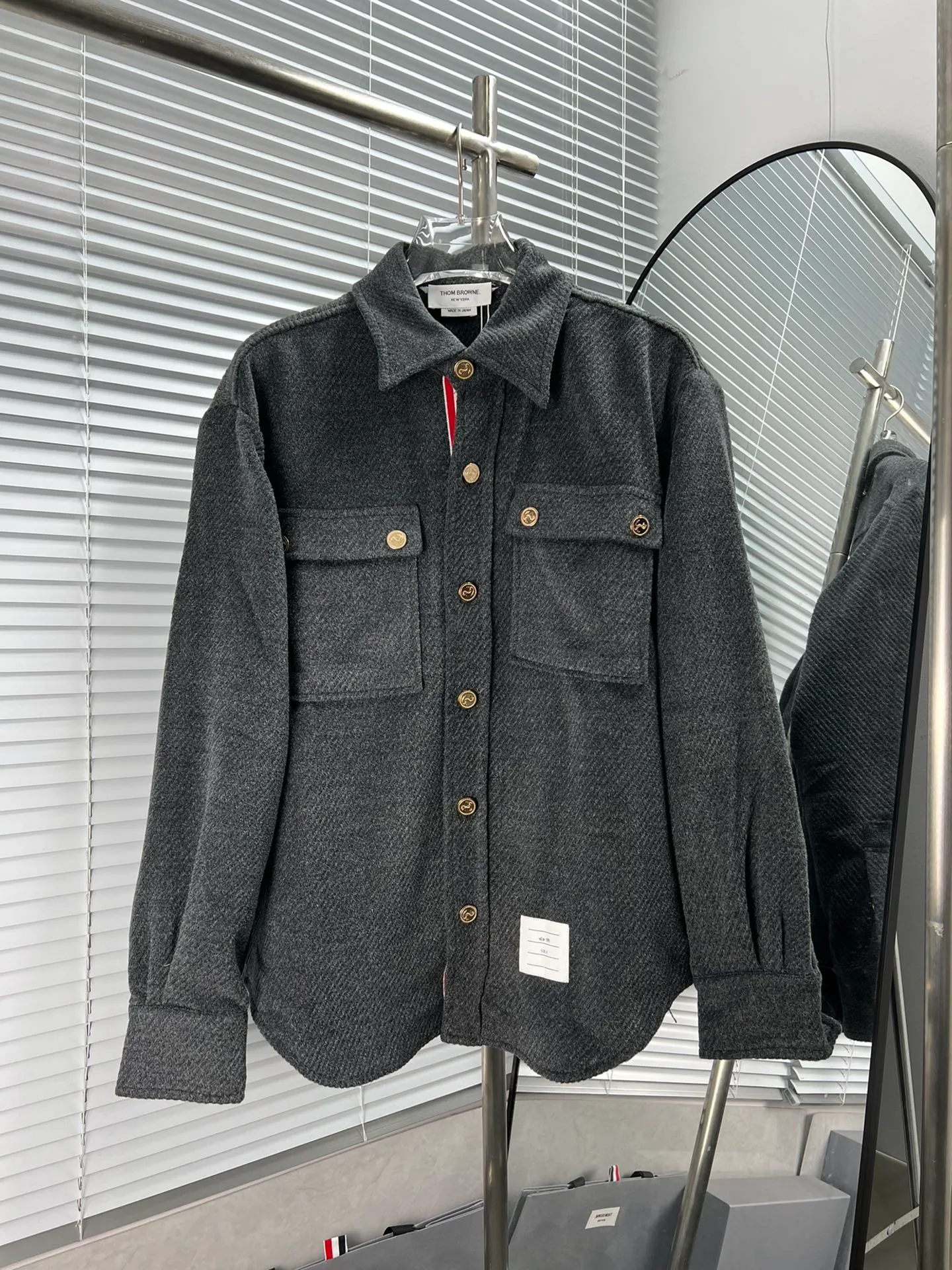 THOM BROWNE🇳🇱 、 ， ， 。 Factory ，Quality ❗️ ：Gray、Black。 Sizes：1-3 。